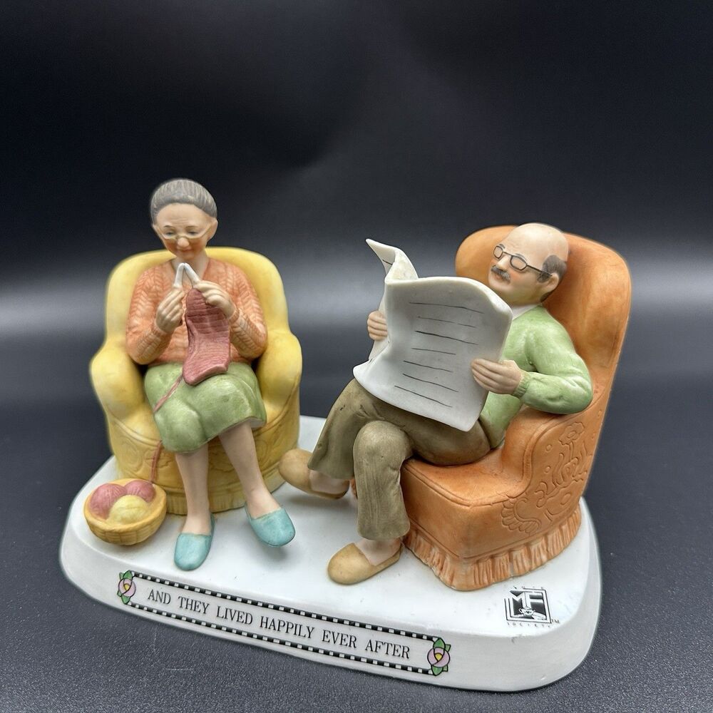 Mary Engelbreit Ltd Ed Figurine And They Lived Happily 548/18000 Tag Korea